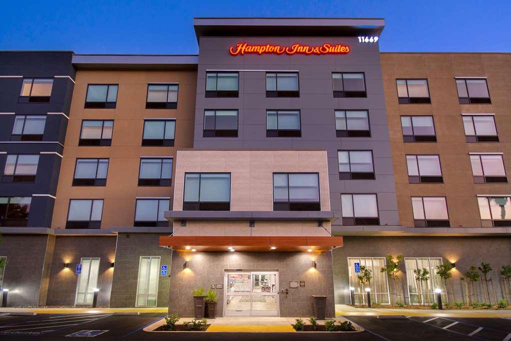 Hampton Inn & Suites Ontario Ранчо-Кукамонга Екстер'єр фото